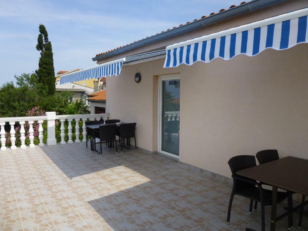Apartments Villa Rosmarin Omišalj Esterno foto